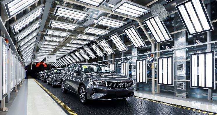 Κίνα: Μειώθηκαν 35% τα κέρδη της αυτοκινητοβιομηχανίας Geely