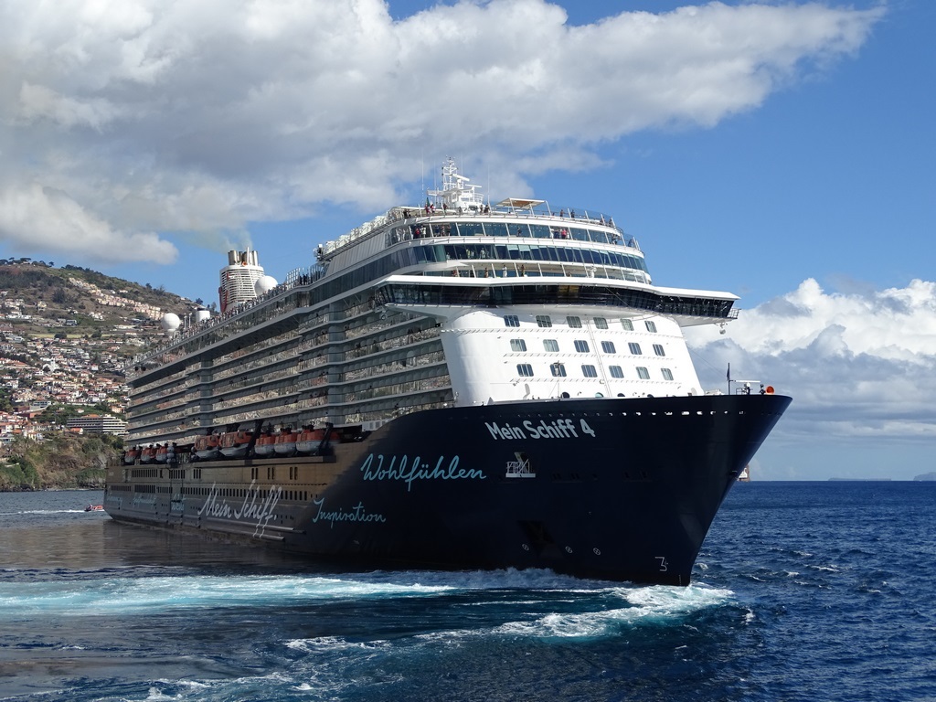 Cruises: On course for a record year