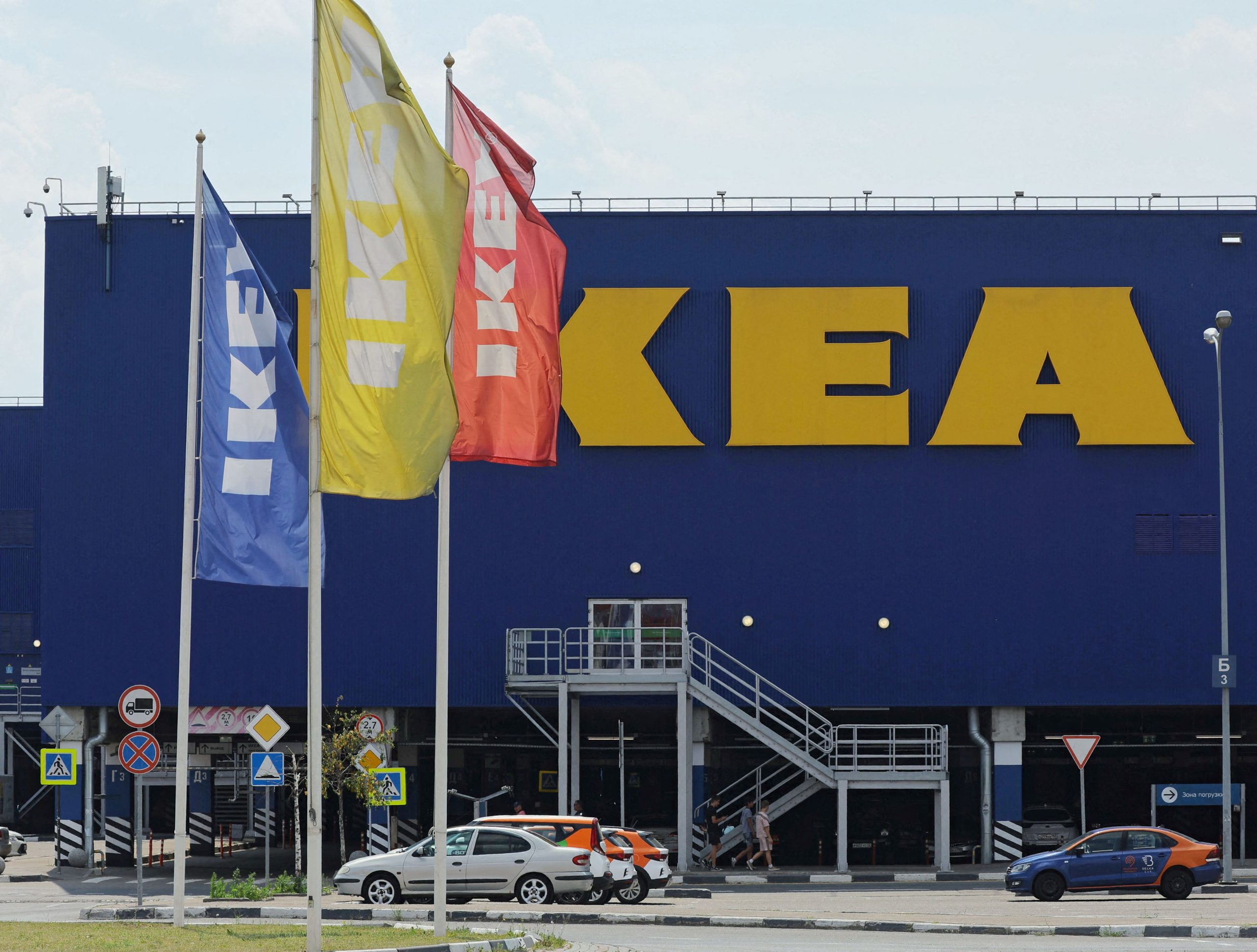 ΙΚΕΑ: Πουλάει τα καταστήματα στη Ρωσία – Απολύει εργαζομένους