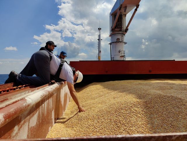 Ρωσία: Καταγγέλλει μπλοκάρισμα στις εξαγωγές σιτηρών και λιπασμάτων της από τη Δύση