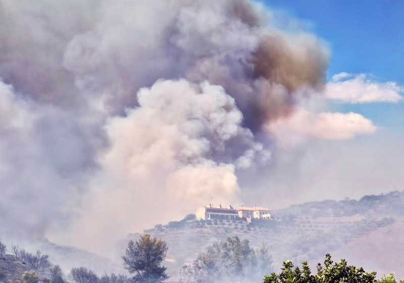 Φωτιά στην Αργολίδα: Κοντά στα σπίτια οι φλόγες – Εκκενώθηκε ξενοδοχείο