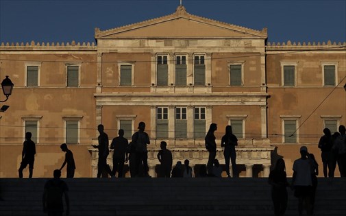 Σε προεκλογική περίοδο με μνημονιακό σύνδρομο