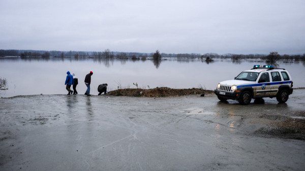 Police: River isle where would-be migrants stranded not Greek territory