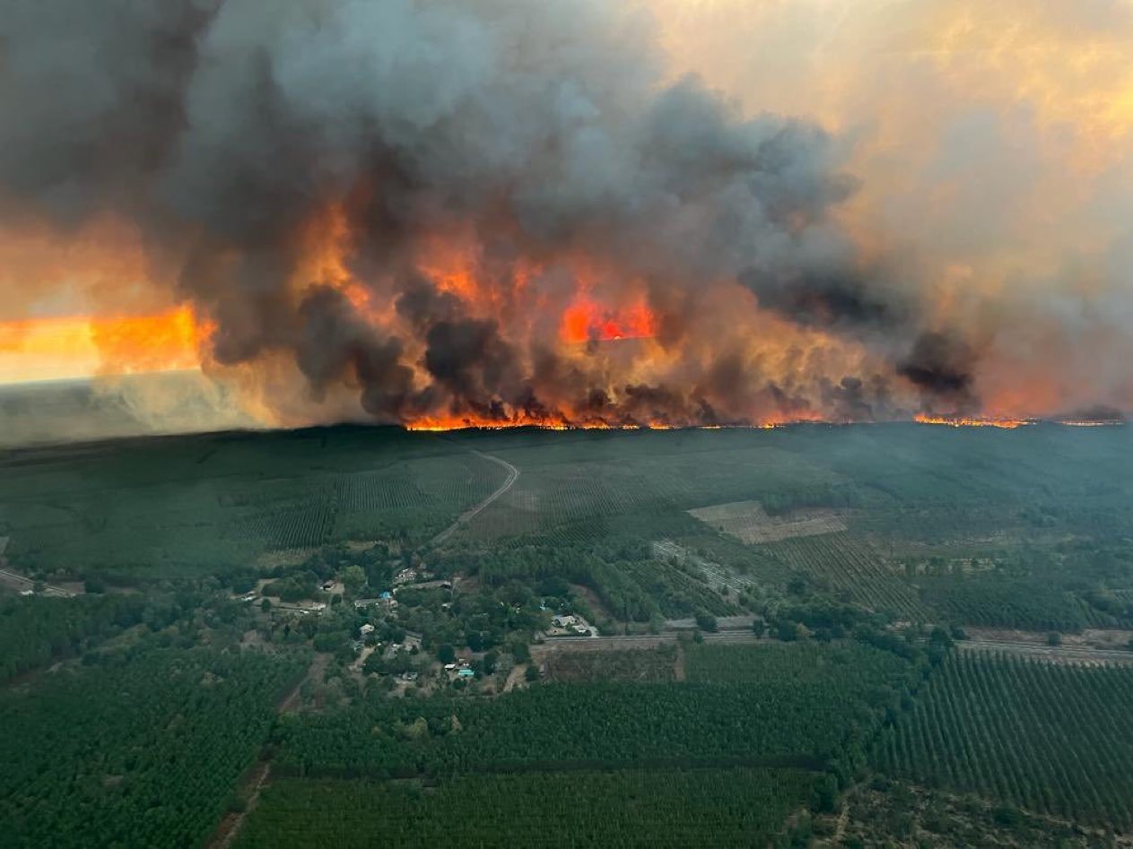 Γαλλία: Σκληρή μάχη πυροσβεστών με πυρκαγιά-«τέρας» κοντά στο Μπορντό [Video]