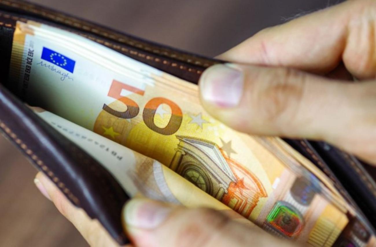 Κατώτατος μισθός: Επιστρέφει στα 751 ευρώ ύστερα από 10 χρόνια