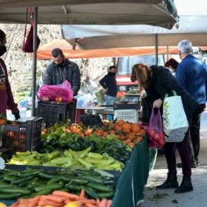 Λαϊκές αγορές: Απεργούν για την ακρίβεια στο πλευρό των αγροτών
