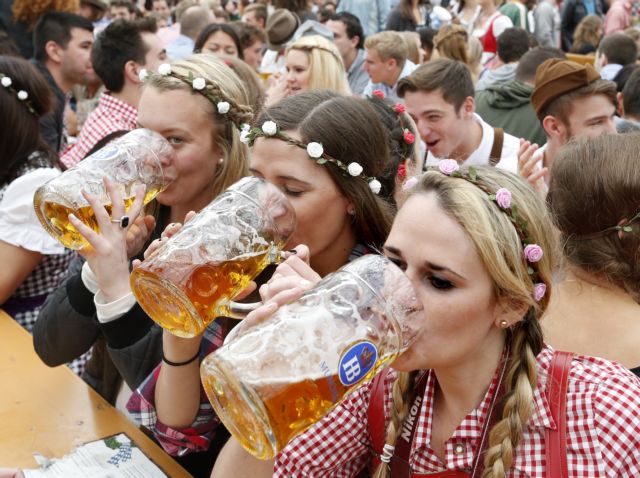 Μπύρα: Πόσο θα κοστίζει στο φετινό Oktoberfest;