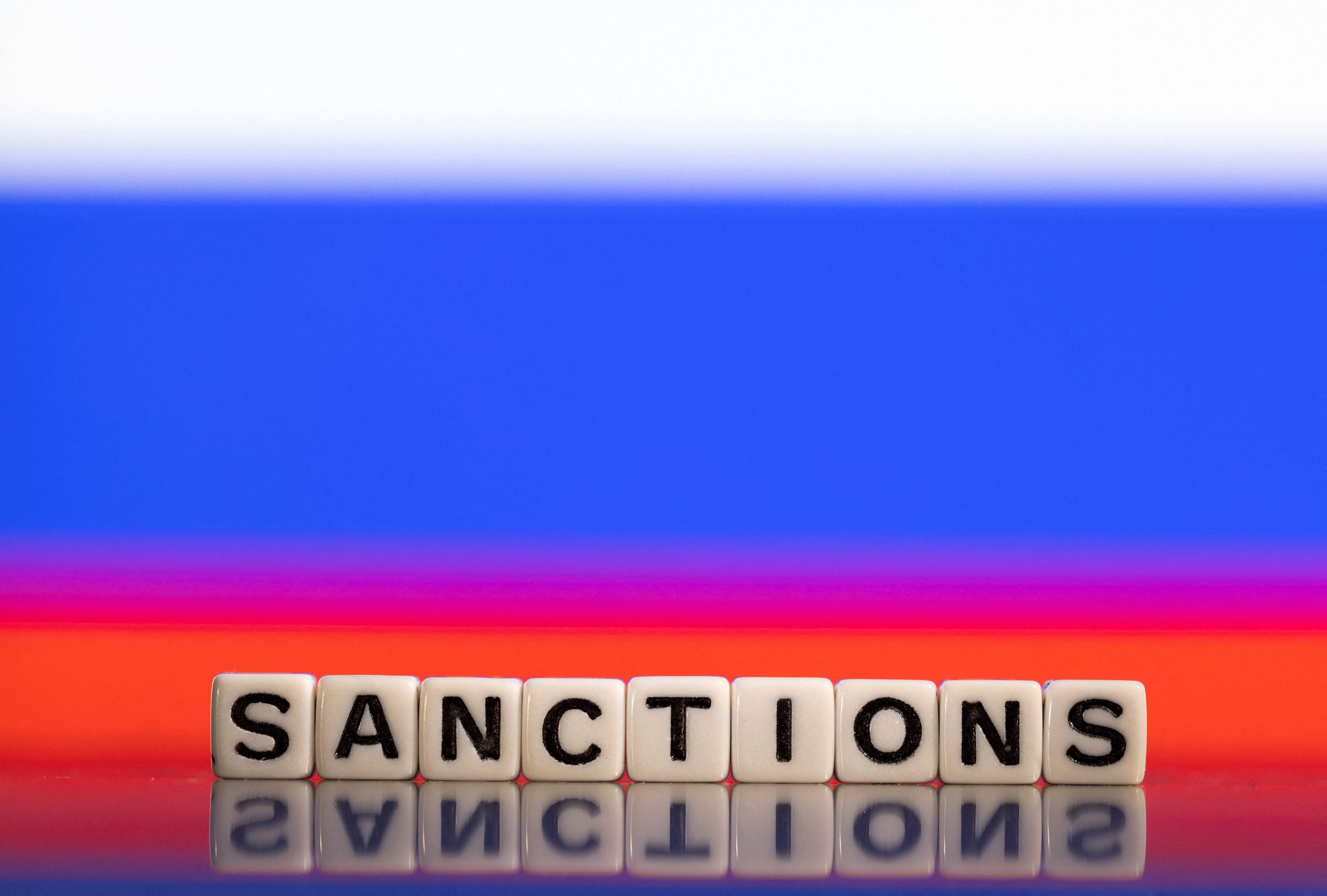 Χρυσός και πετρέλαιο: Έτσι «χαλαρώνουν» οι κυρώσεις κατά της Ρωσίας