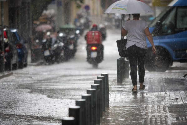 Emergency bulletin for severe weather with rain and hail storms