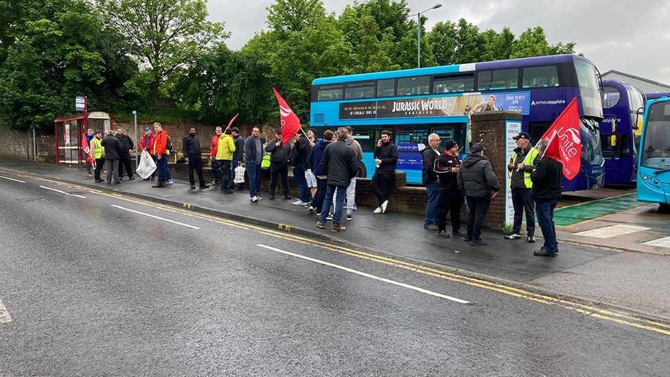 Βρετανία: Απεργία για 2.500 οδηγούς λεωφορείων της Arriva – Τι διεκδικούν