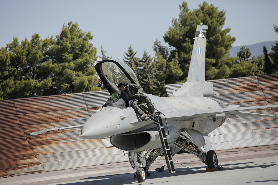 Lockheed Martin – ΕΑΒ: Στην Πολεμική Αεροπορία τα δύο πρώτα F-16 Viper