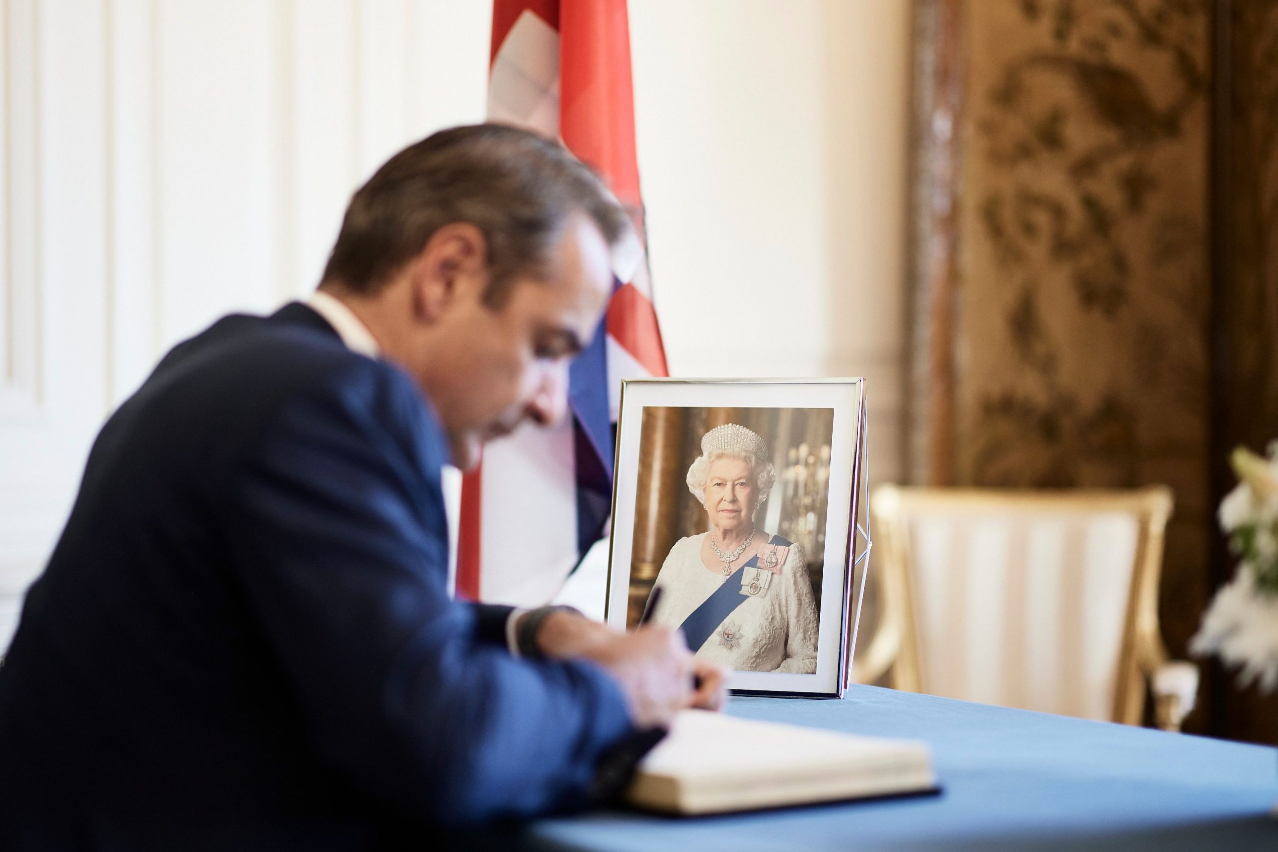 Greek Prime Minister signed Queen Elizabeth II’s condolence book