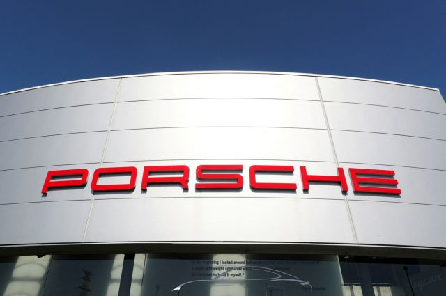 Porsche: Γράφει ιστορία το IPO της γερμανικής εταιρείας – Στην ανώτατη τιμή θα ξεκινήσει η διαπραγμάτευση της μετοχής