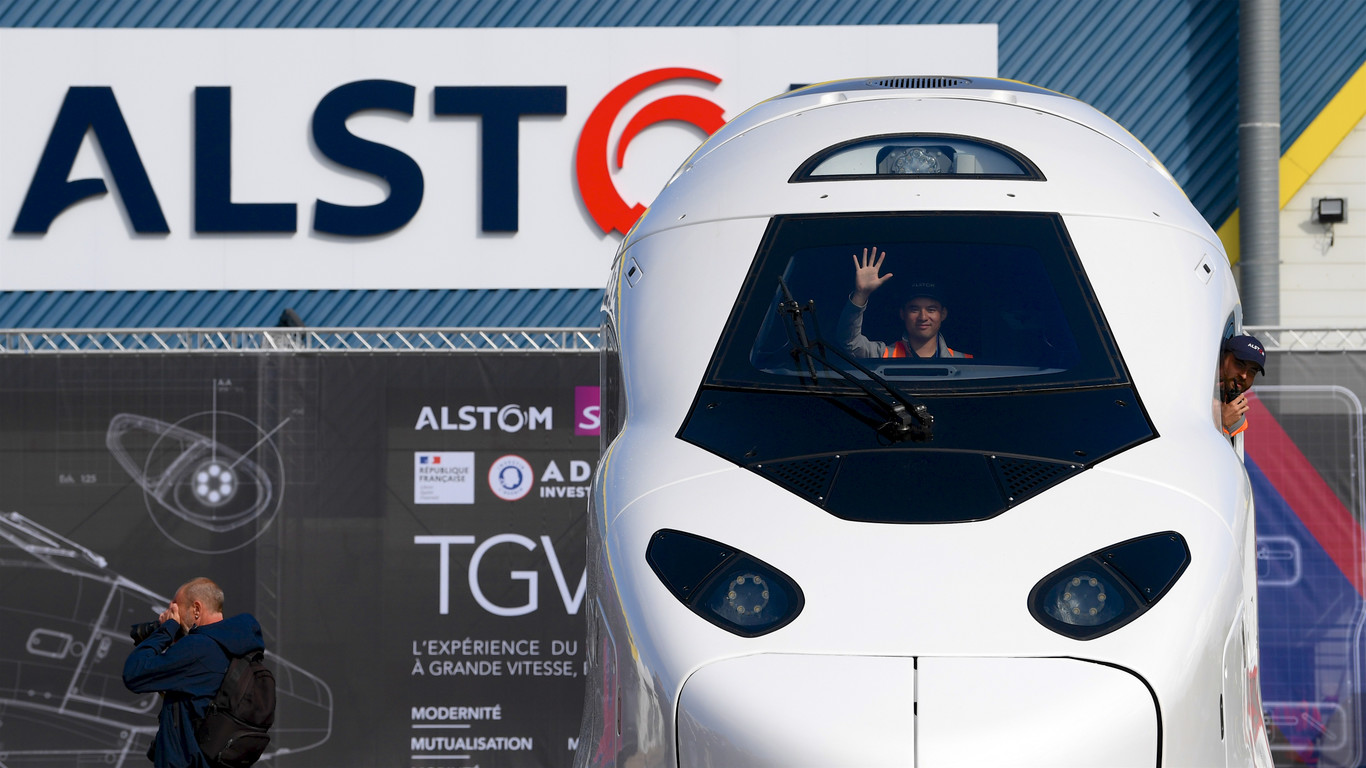 Γαλλία: Αποκαλυπτήρια για το νέας γενιάς διώροφο τρένο των SNCF και Alstom