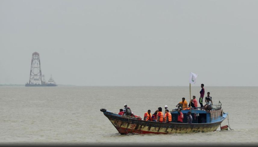 Μπαγκλαντές: Τουλάχιστον 24 νεκροί και δεκάδες αγνοούμενοι από τη βύθιση φεριμπότ