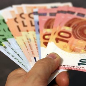 Νεανική επιχειρηματικότητα: Λήγουν σήμερα οι αιτήσεις – Πώς μπορείτε να λάβετε έως και 14.800 ευρώ