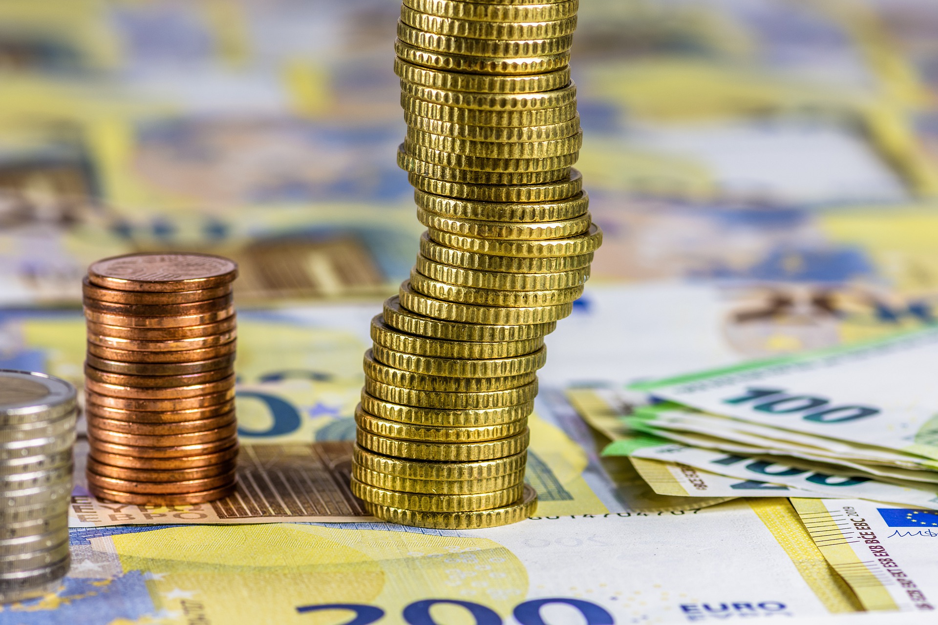 Ευρώ: Κάτω από τα 0,99 δολ. για πρώτη φορά εδώ και 20 χρόνια