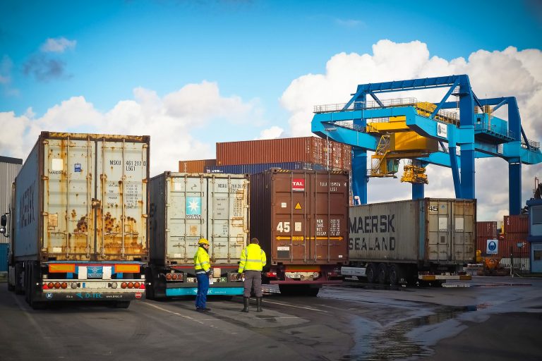 Εξαγωγές: Αύξηση 34,66% προς την Ολλανδία – Σταθερά ελλειμματικό το εμπορικό ισοζύγιο