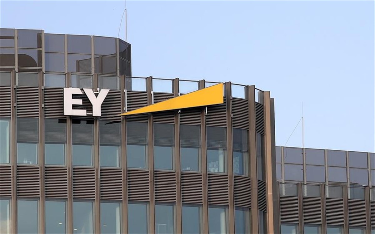 EY: Λάθη και παραλείψεις σε ελέγχους της, οδηγούν σε αναδιάρθρωση στρατηγικής