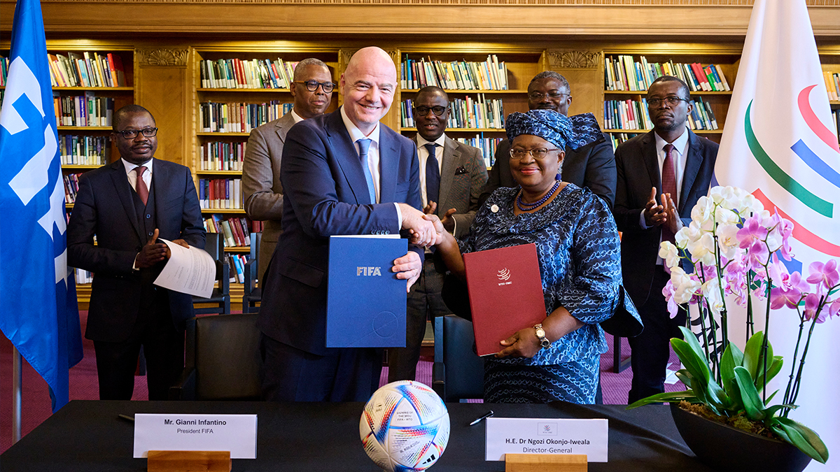 FIFA – ΠΟΕ: Ενώνουν τις δυνάμεις τους για την προώθηση της βιώσιμης ανάπτυξης