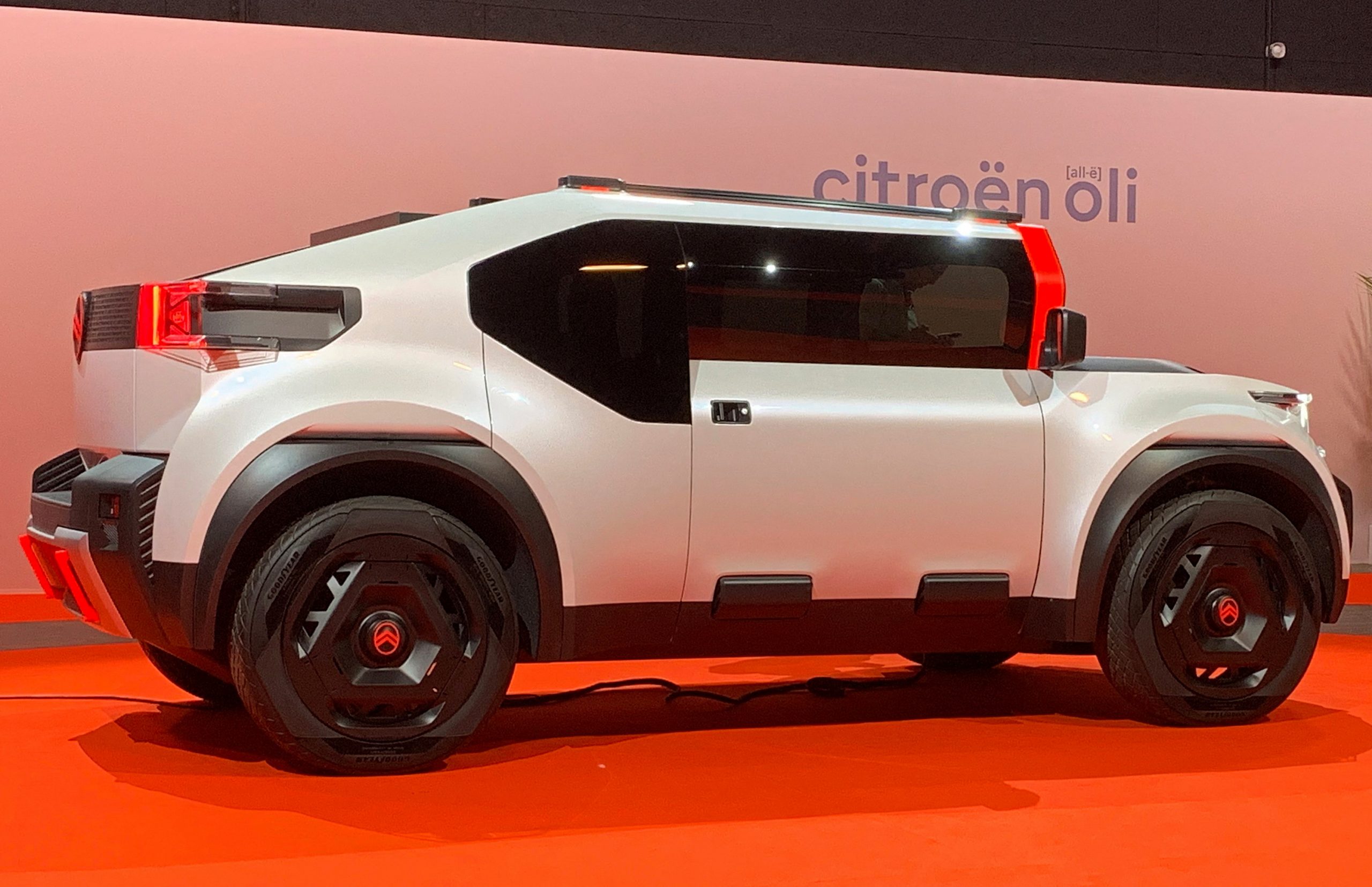 Citroen oli: Το νέο ηλεκτρικό όχημα με τα… χάρτινα ανταλλακτικά [Photo/Video]