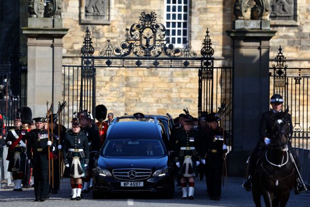 Βρετανία: «Παγώνει» η αγορά για να αποχαιρετίσει τη βασίλισσα Ελισάβετ