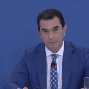 Σκρέκας: Στο 0,15 ευρώ/kWh η επιδότηση στο ρεύμα τον Απρίλιο