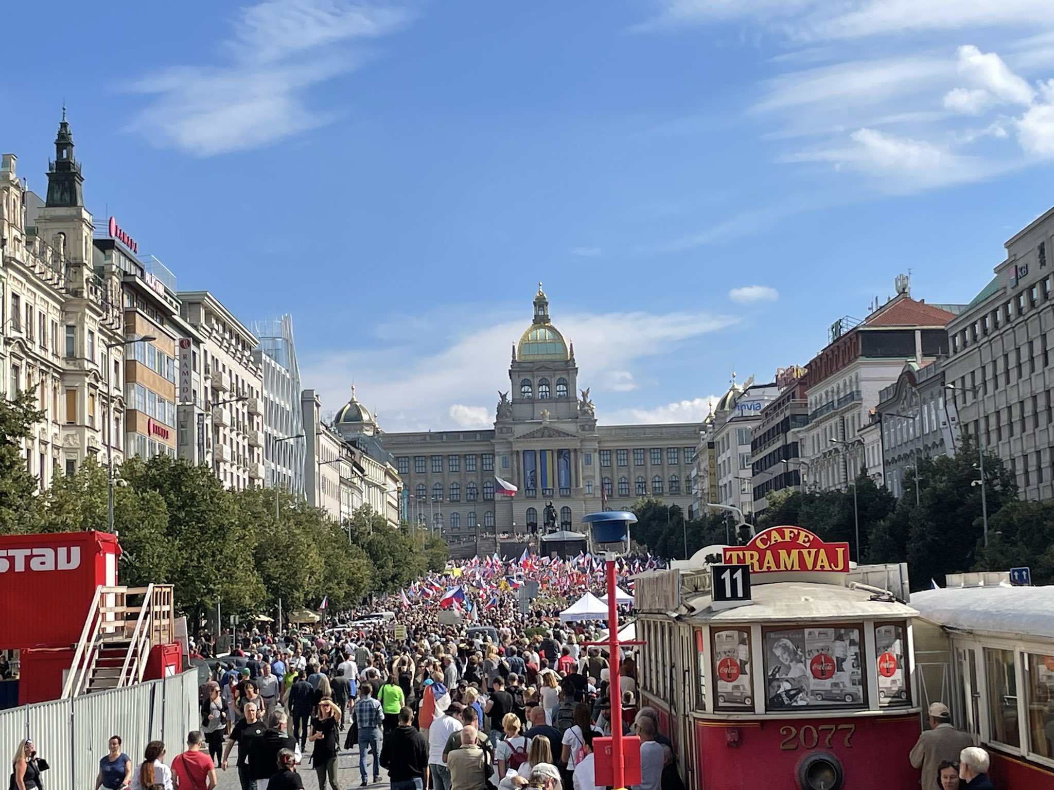 Τσεχία: Χιλιάδες διαδήλωσαν κατά κυβέρνησης, ΕΕ και ΝΑΤΟ [Video]