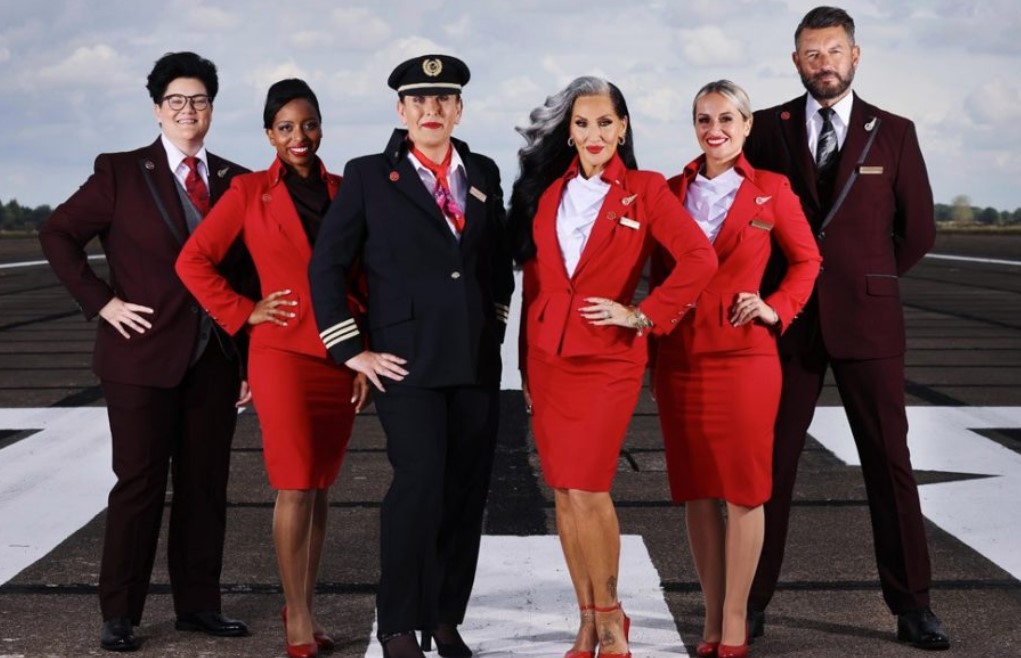 Virgin Atlantic: Οι εργαζόμενοι μπορούν να φορούν όποια στολή τους εκφράζει – Υιοθέτηση και του ουδέτερου φύλου στους ταξιδιώτες