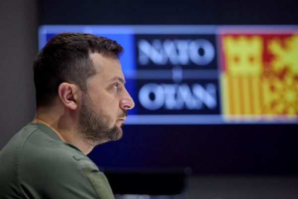 Ουκρανία: Επίσημο αίτημα για ταχεία ένταξη στο ΝΑΤΟ υπέβαλε ο Ζελένσκι