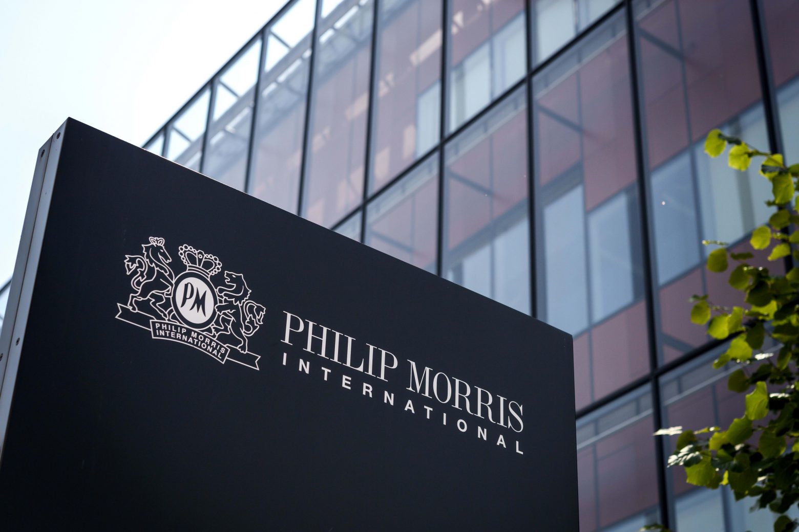 Philip Morris International: Δύο κινήσεις – ματ σε ΗΠΑ και Ευρώπη