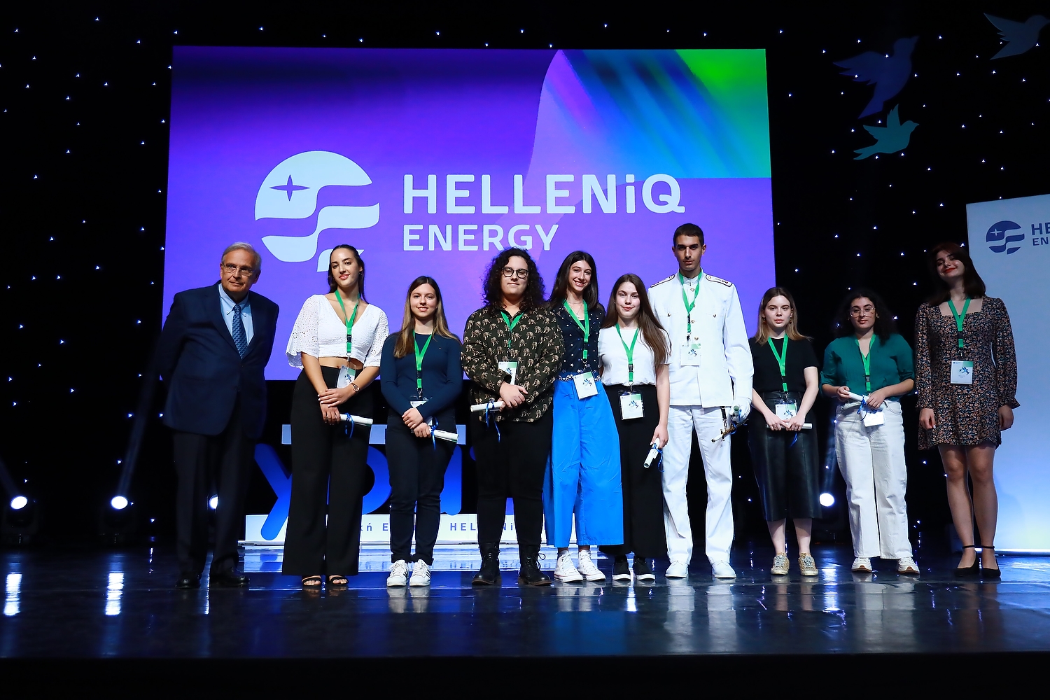 HELLENiQ ENERGY: Βράβευση αριστούχων αποφοίτων Λυκείων από το Θριάσιο Πεδίο