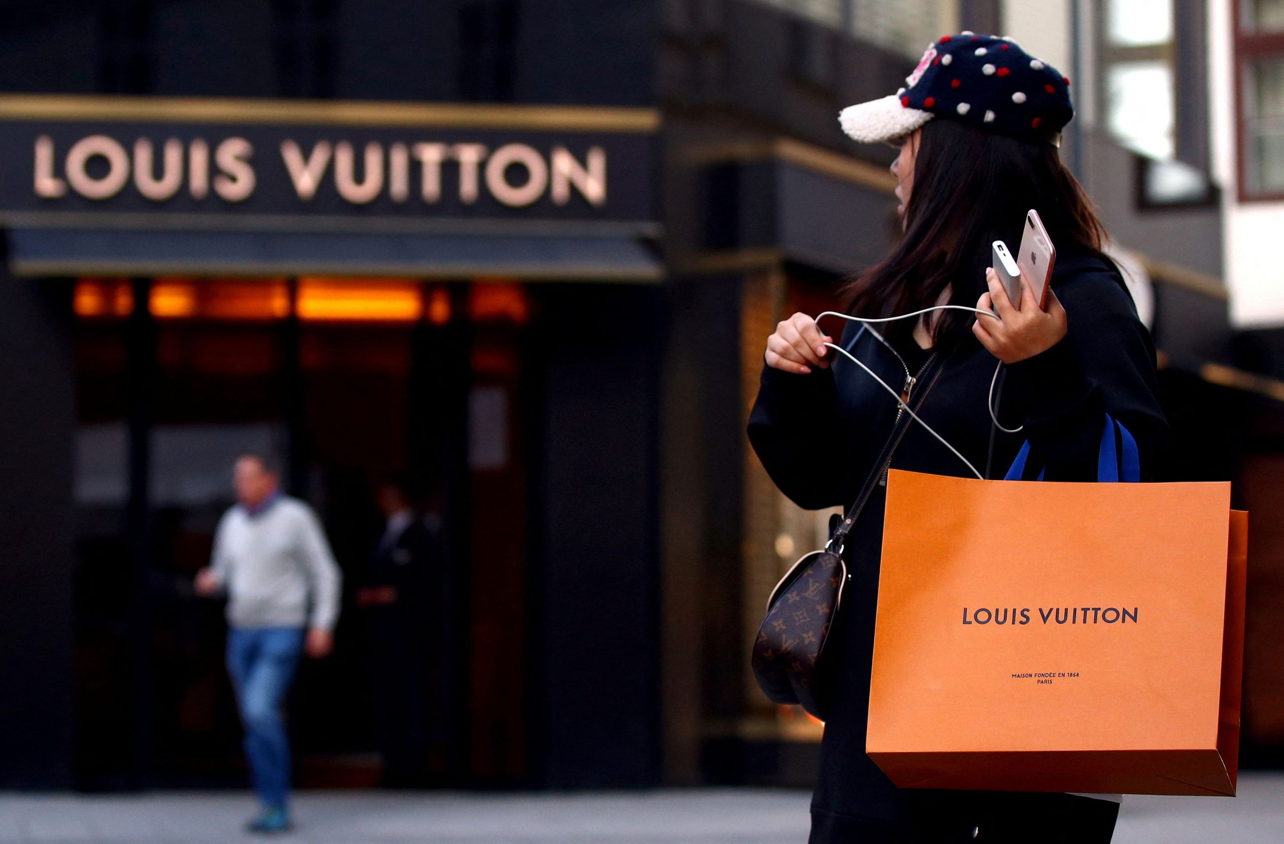Louis Vuitton: Ξεπέρασε σε κεφαλαιοποίηση τα 400 δισ. ευρώ