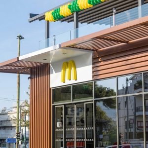 McDonald’s: Η «ανάσταση» της αμερικανικής αλυσίδας στην Ελλάδα με… μαλτέζικη συνταγή