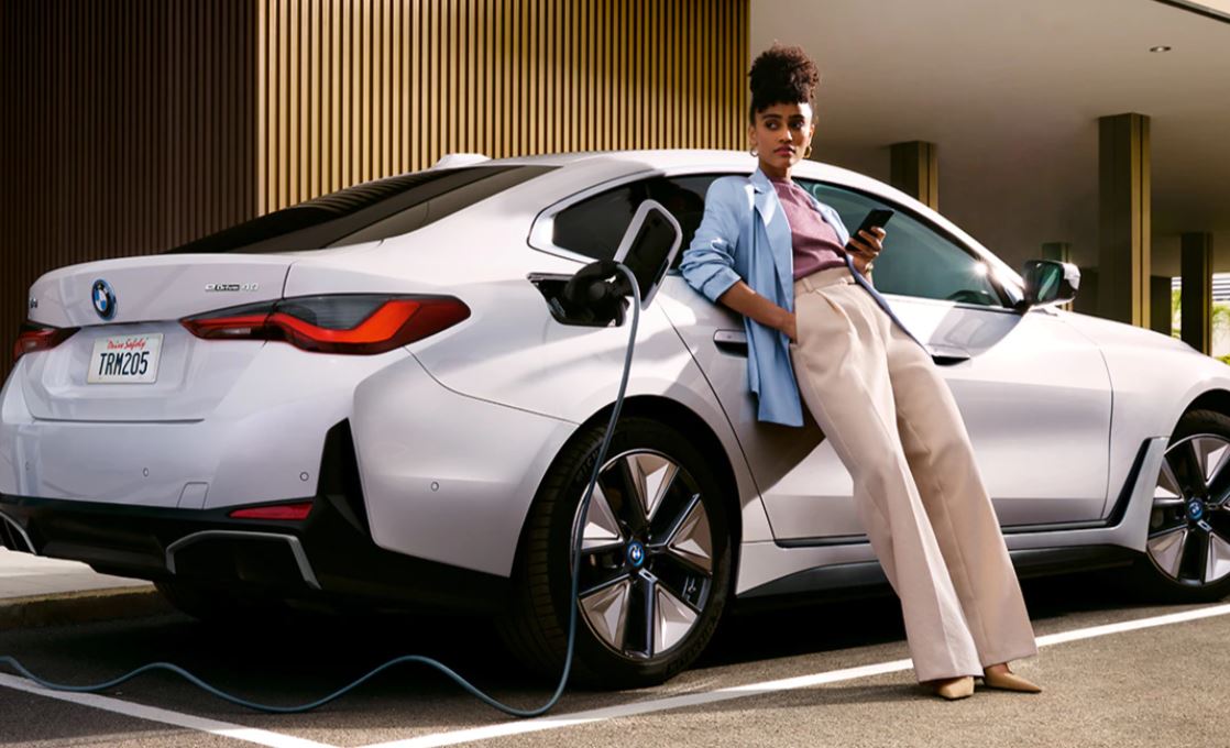 BMW: Διπλασιασμός πωλήσεων στα ηλεκτρικά οχήματα το πρώτο 9μηνο