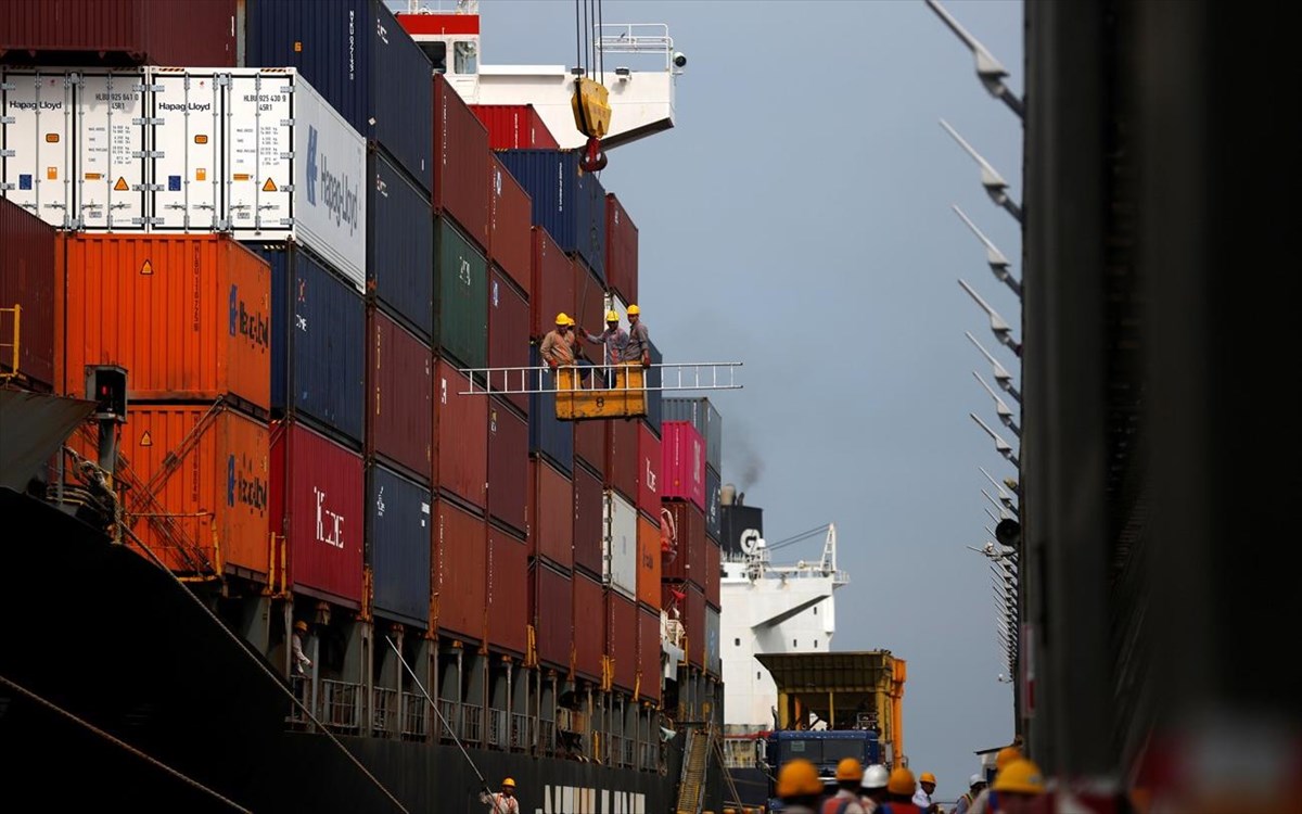 ΕΛΣΤΑΤ: «Σώζονται» οι εξαγωγές στο 6μηνο παρά τη μεγάλη πτώση του Ιουνίου