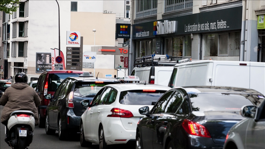 Γαλλία: Η κυβέρνηση δεν σχεδιάζει ακόμα την επιβολή δελτίου στον εφοδιασμό με βενζίνη