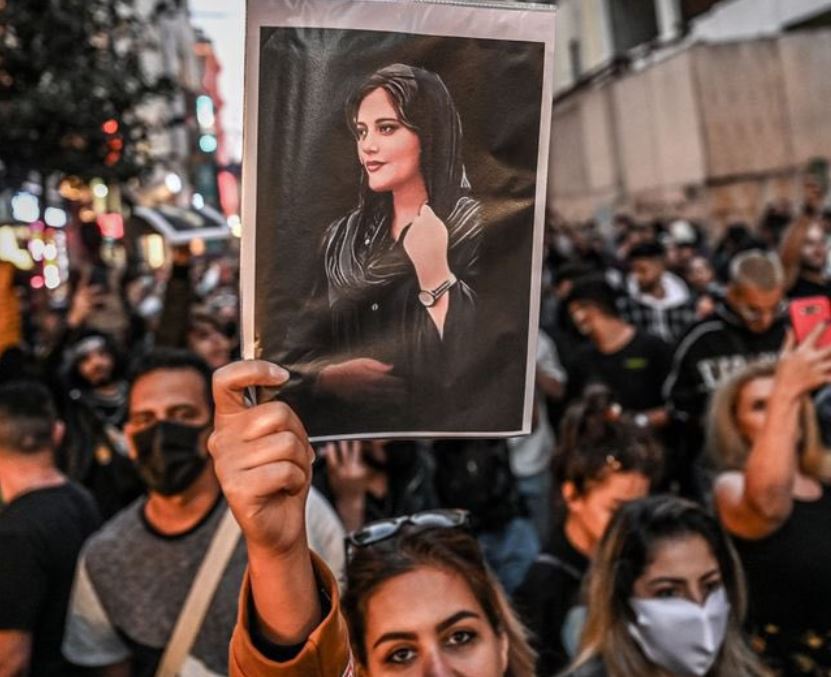 Ιράν: Διαδηλώσεις σε πανεπιστήμια, συγκεντρώσεις αλληλεγγύης σε όλο τον κόσμο