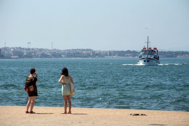 Θεσσαλονίκη: Καταστράφηκε από φωτιά το «Κωσταντής», το καραβάκι του Θερμαϊκού