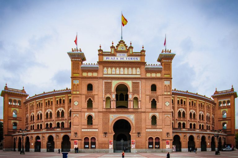 Ισπανία: Η κεντρική τράπεζα μειώνει κατά το ήμισυ τις προβλέψεις για το ΑΕΠ του 2023