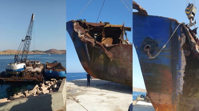 Κέα: Εντυπωσιακές εικόνες από την ανέλκυση πλοίου