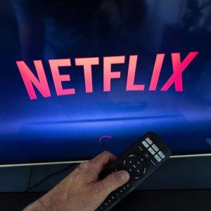 Netflix: Αυξάνει τις τιμές δείχνοντας την τάση στο streaming