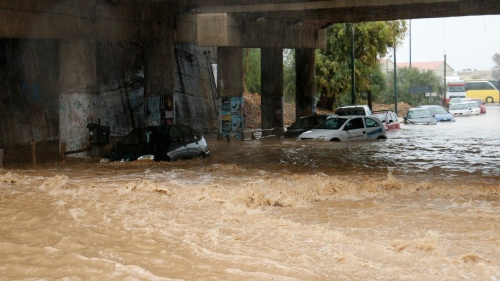 Man drowns during torrential flood at Heraklion