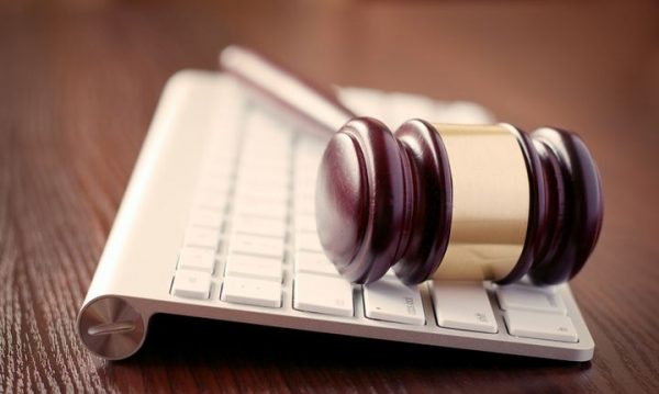 Χρέη:  Στο e-σφυρί σπίτια, οικόπεδα και καταστήματα