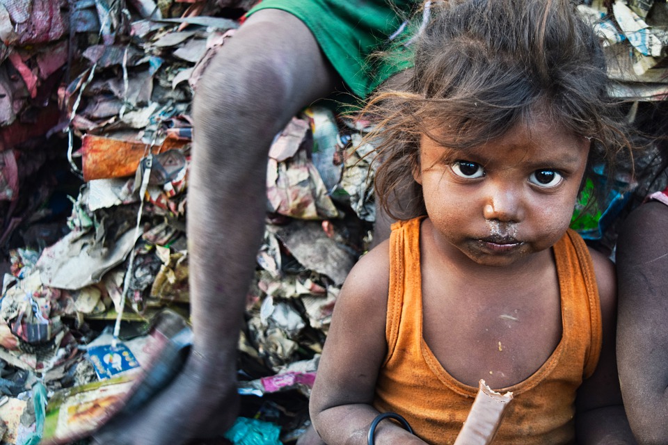 Παγκόσμια Τράπεζα: Η πανδημία ανέτρεψε τον στόχο για εξάλειψη της φτώχειας