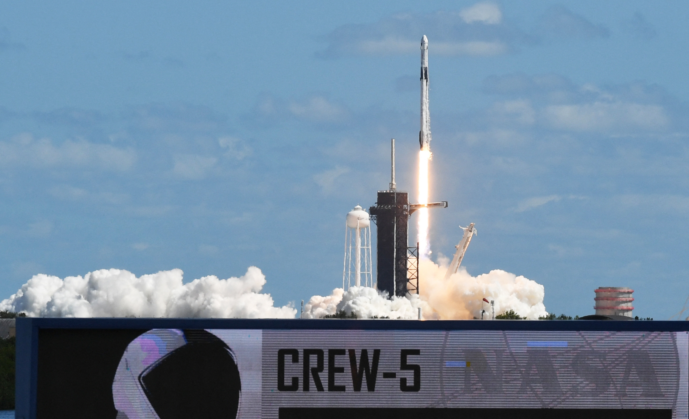 ΗΠΑ: Επιτυχημένη εκτόξευση πυραύλου της SpaceX με 4 αστροναύτες [Video]