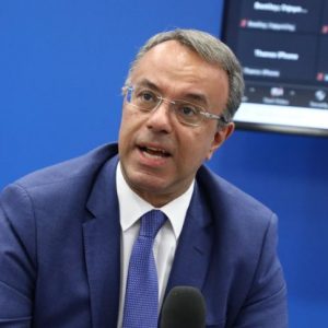 Σταϊκούρας: Περισσότερη στήριξη στις αυξήσεις των επιτοκίων στα δάνεια
