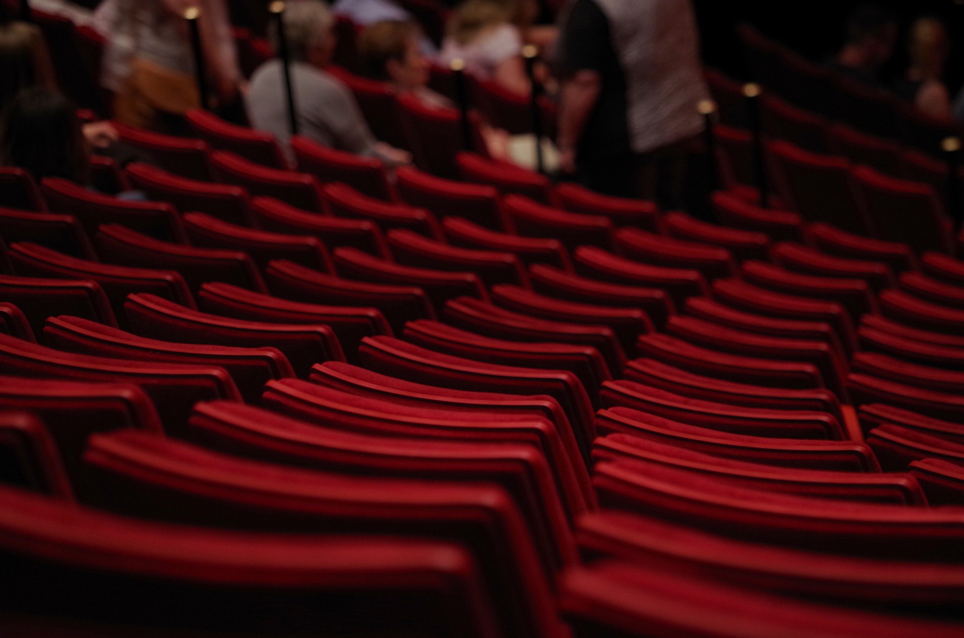 ΔΥΠΑ: Την Τετάρτη ξεκινούν οι αιτήσεις για επιταγές θεάτρου – Οι δικαιούχοι