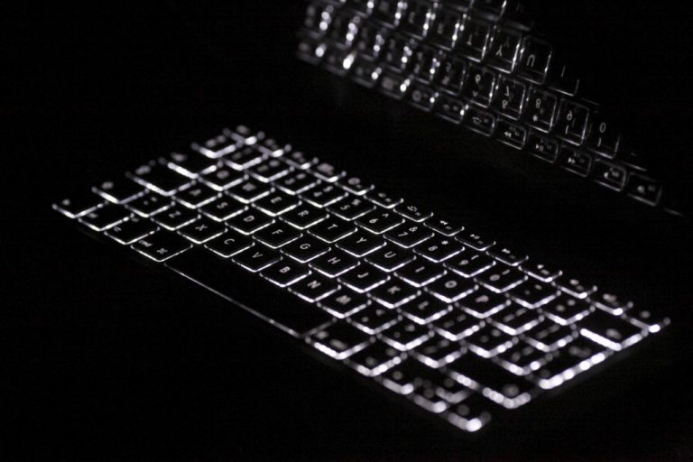 Κυβερνοασφάλεια: Οι IT ειδικότητες με τη μεγαλύτερη ζήτηση στο darknet