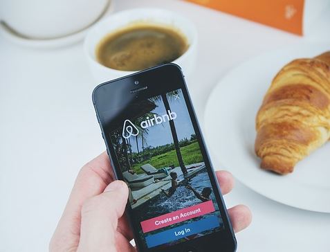 Airbnb: Ποια ακίνητα στα νησιά προτιμούν οι ξένοι